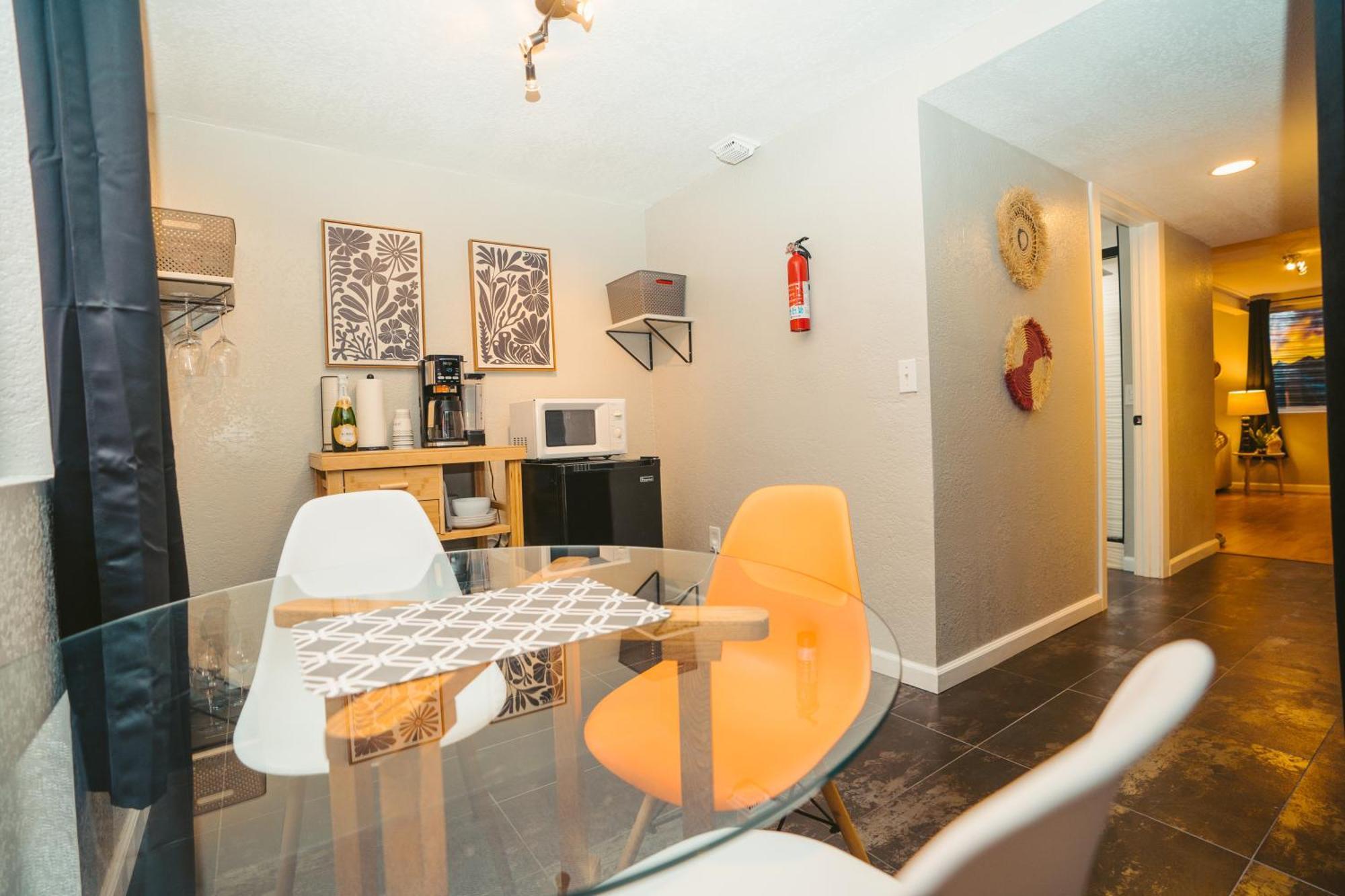 Windsor Retreat Private Basement Suite เดนเวอร์ ภายนอก รูปภาพ