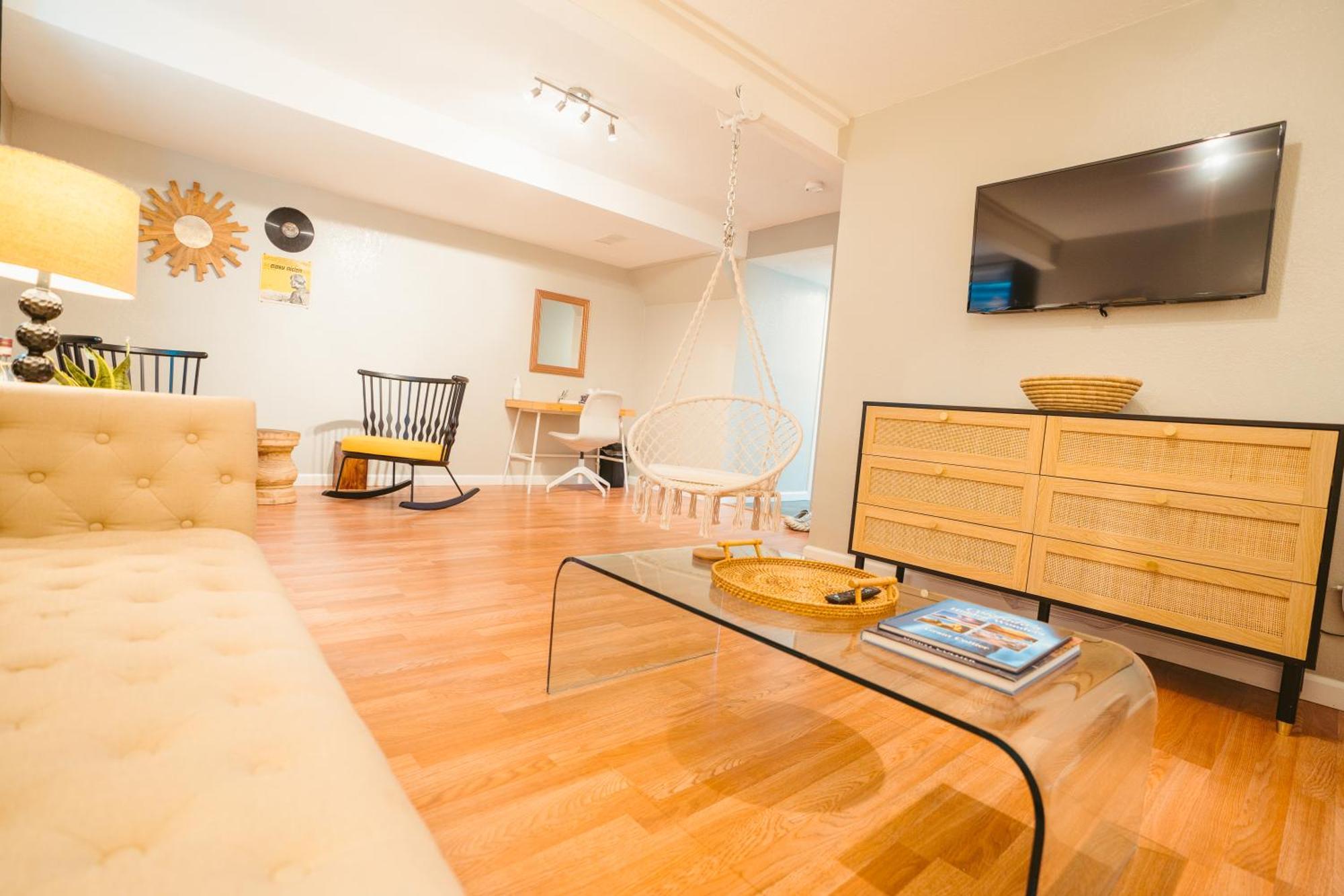 Windsor Retreat Private Basement Suite เดนเวอร์ ภายนอก รูปภาพ